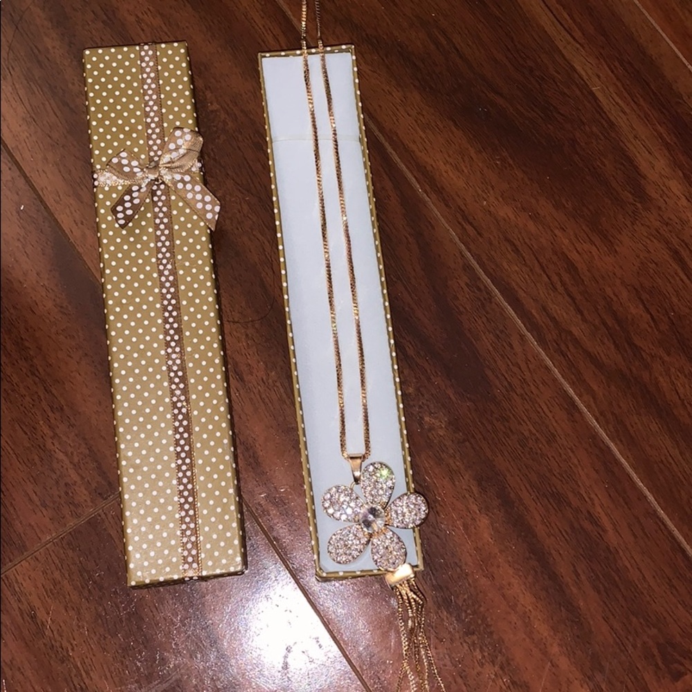 🌼Cute flower necklace🌼